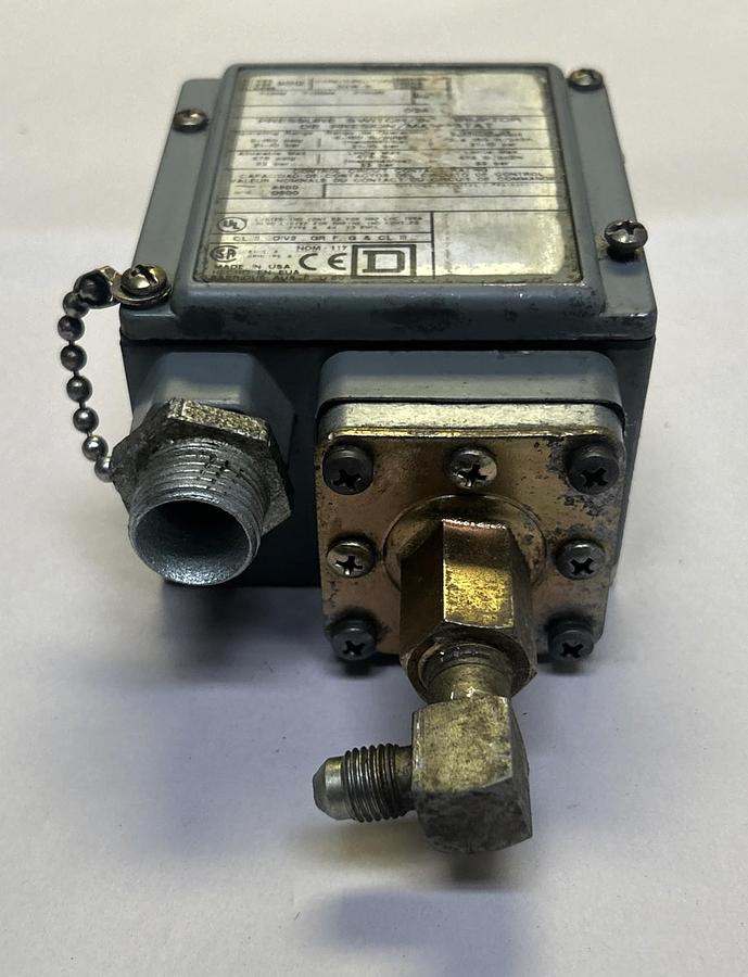 Used SQUARE D,9012GAW5,PRESSURE SWITCH