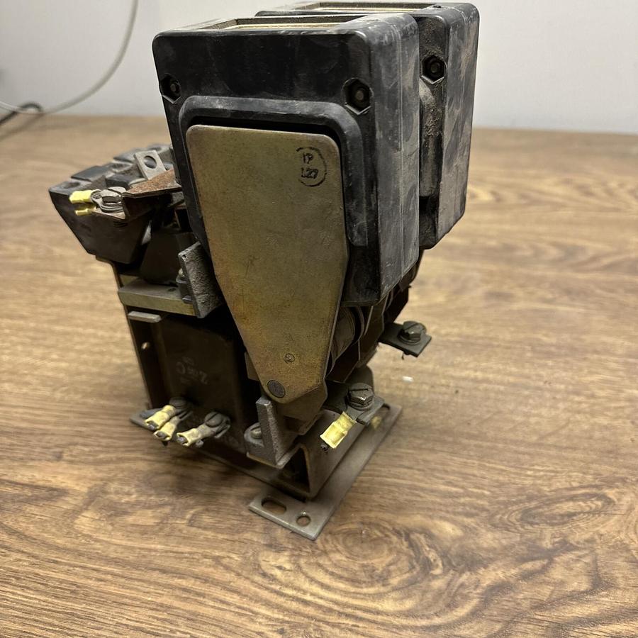 Used GE,DS303A,2C01DXA003XH DC Contactor 600v