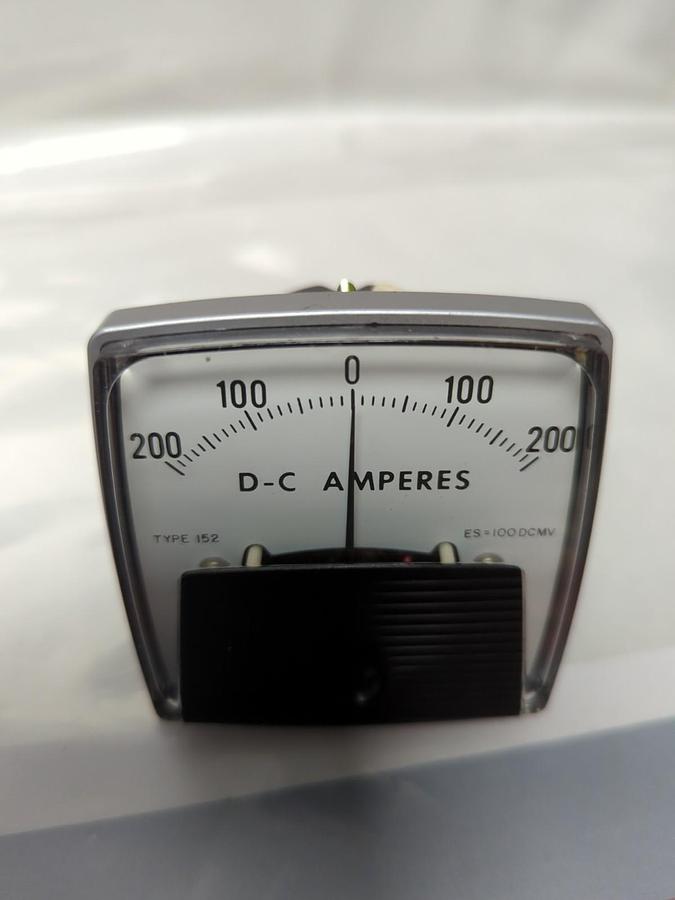 GE,MODEL 152,PANEL METER 200-0-200 D-C AMPERES MISSING BOX NOS