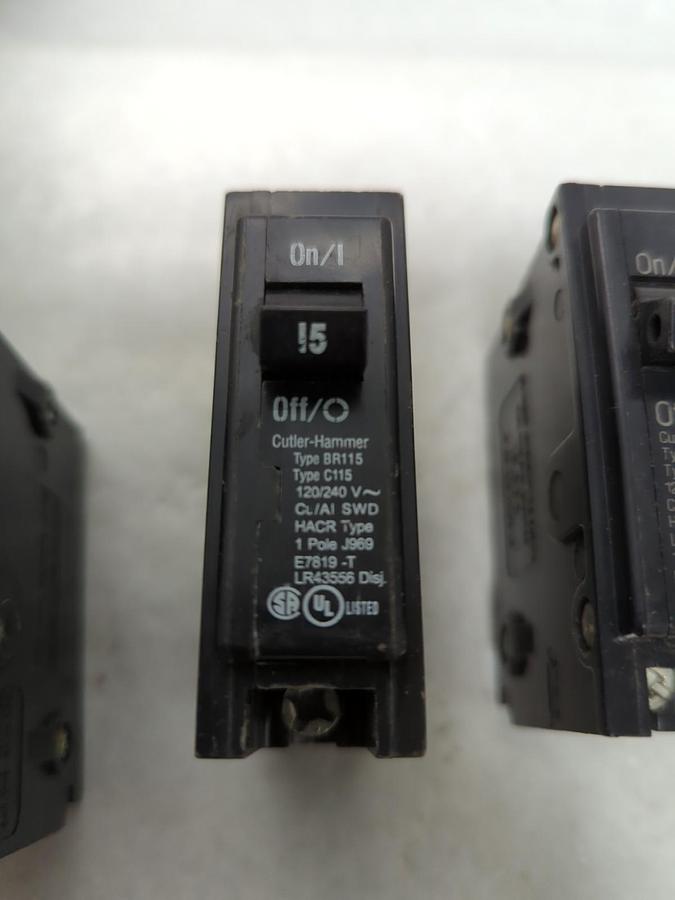 Used CUTLER-HAMMER,BR115,CIRCUIT BREAKER 15 AMP 1-POLE LOT OF 4 PRE-OWNED