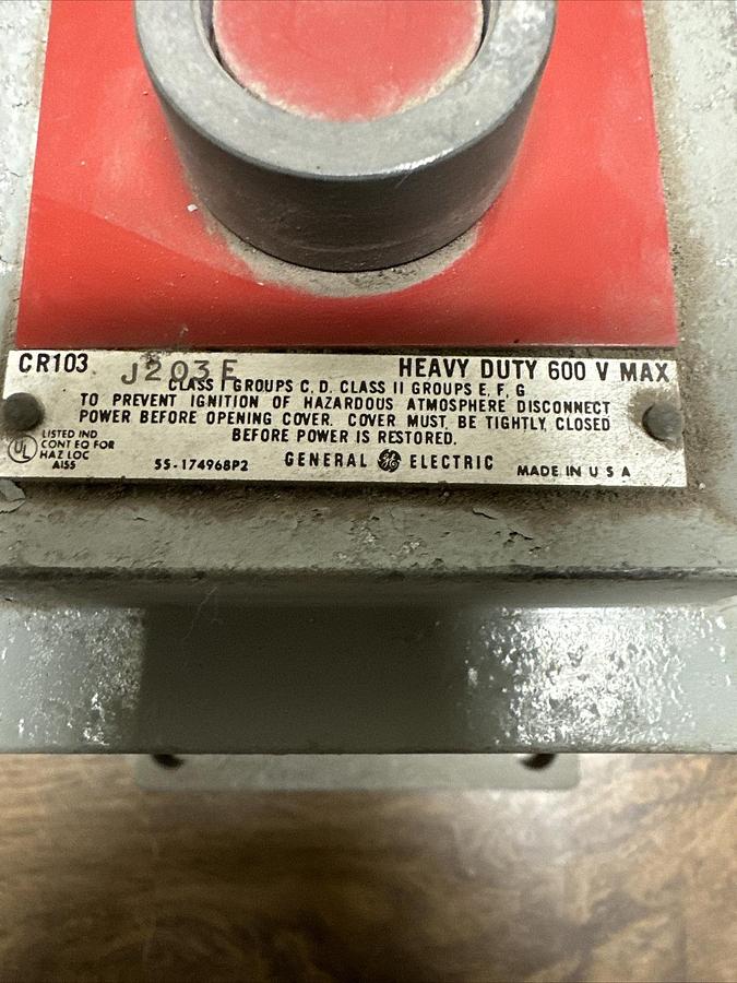 General Electric,CR103-J203E,Heavy Duty 600V Push Button Enclosure
