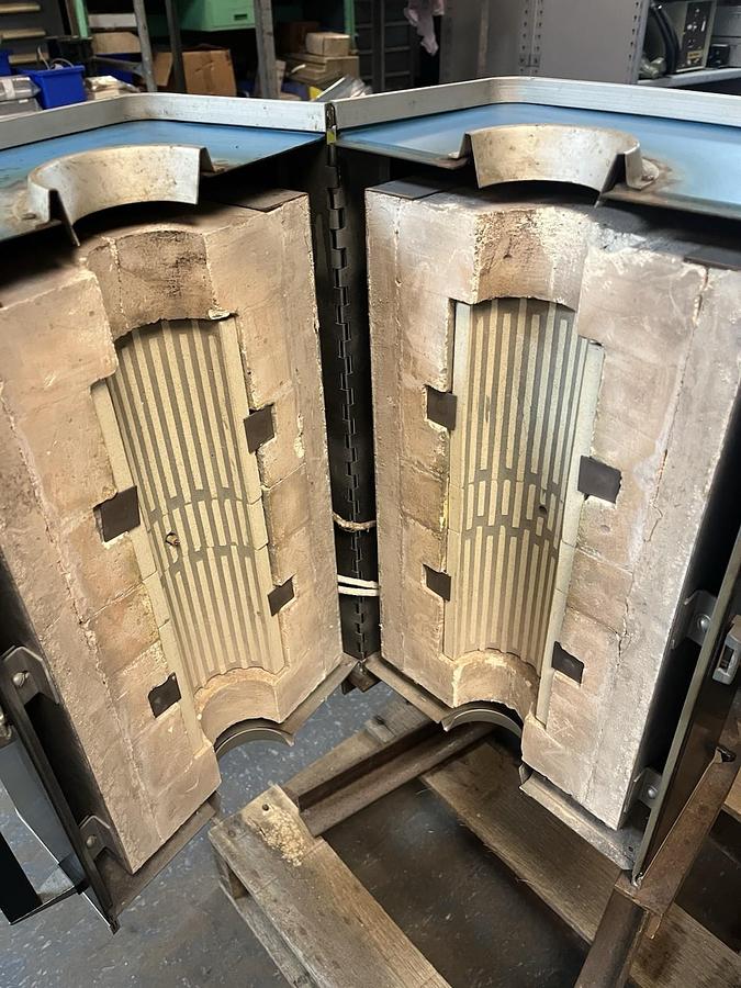 Used SOLA BASIC,5-4332-AS,LINDBERG HEAVY DUTY TUBE FURNACE 230V  CHAMBER 2-1/2"X18"