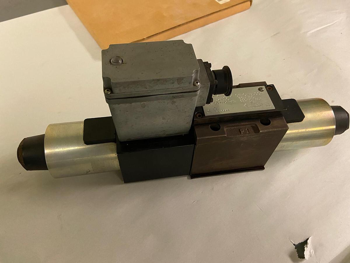 Hunt,HD5XE01HCNBJ0011,Proportional Directional Valve