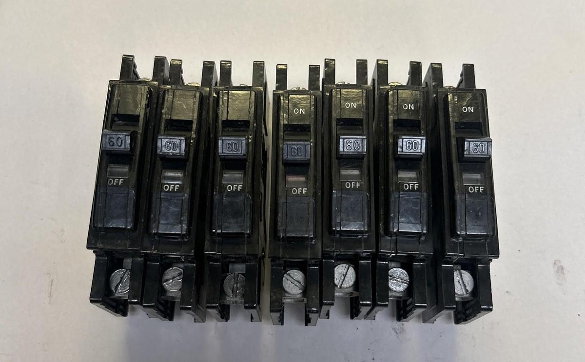 Used SQUARE D,QOU160,CIRCUIT BREAKER 60A 120/240V 1P LOT OF 7