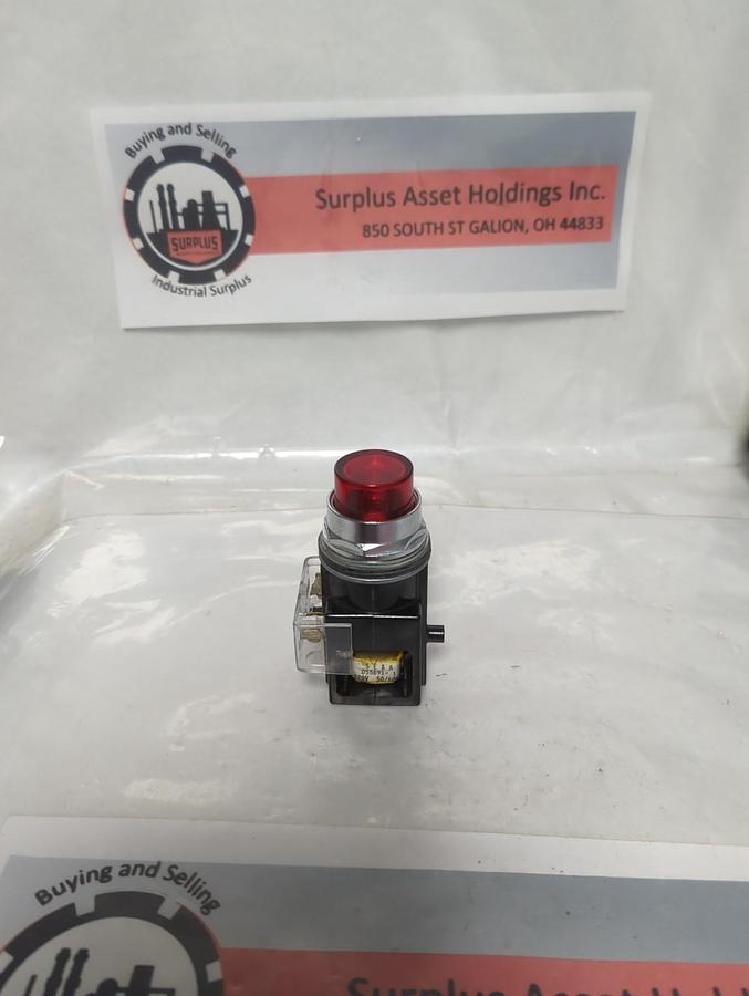 Used FURNAS,52PA4G2,OIL TIGHT RED PILOT LIGHT 120VAC PRE-OWNED