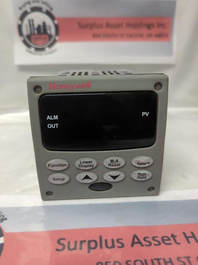 Used HONEYWELL,DC2500-CE-0A0R-200-0000-E0-0,UDC2500 DIGITAL CONTROLLER PRE-OWNED