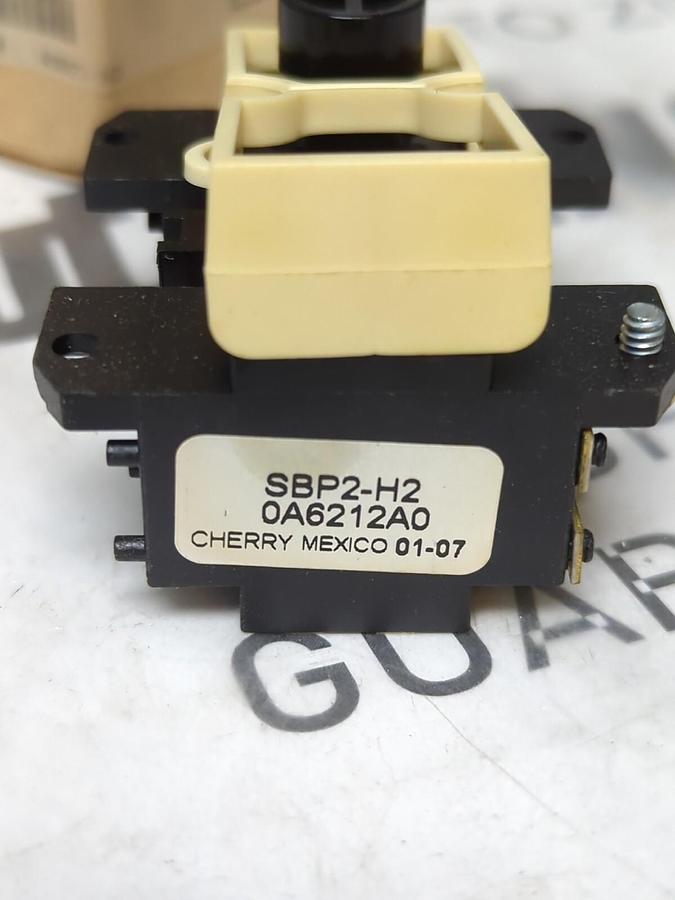 MAGNETEC,127-20489 SBP2-H2,TWO BUTTON PUSH-BUTTON PENDANT SWITCH NOS