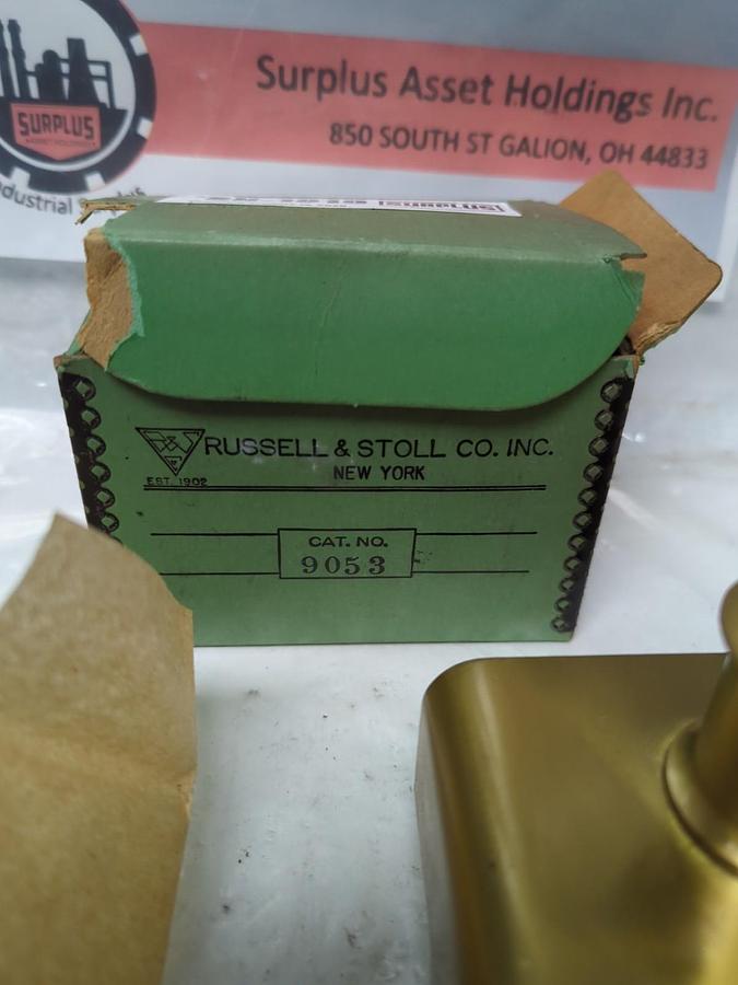 RUSSELL & STOLL,9053,3-WIRE BRONZE RECEPTACLE 20A-125VAC 15A 125VDC-10A-250V NOS