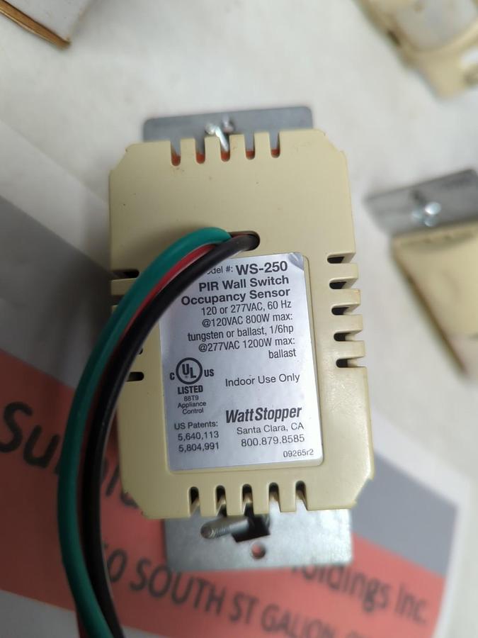 Used WATT STOPPER,WS-250,PIR WALL SWITCH OCCUPANCY SENSOR 120VAC 800W  LOT OF 3 USED