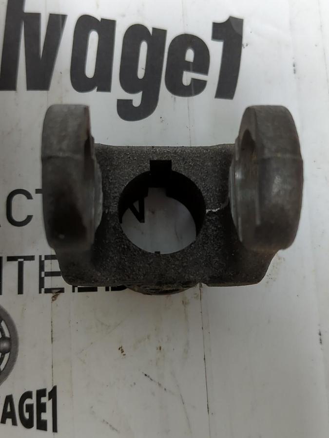 NEAPCO,10-0493,1 INCH POWER TAKE OFF YOKE END 1/4 INCH KEY NOS