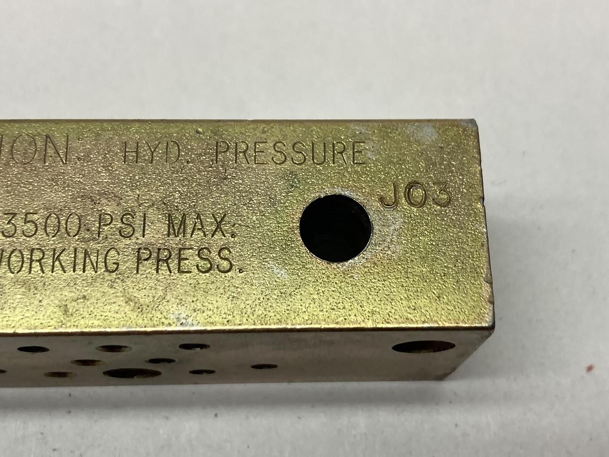 Graco Trabon,J03,Modular Divider Valve Block