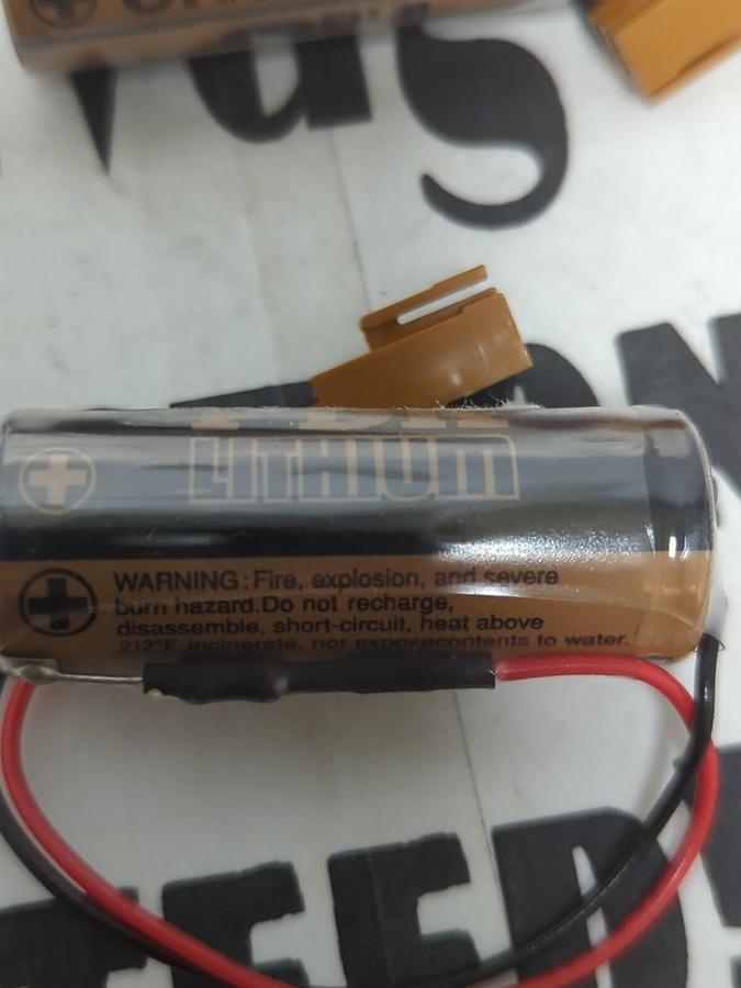 FUJI,CR8-LHC,LITHIUM BATTERY 3V LOT OF 3 NOS