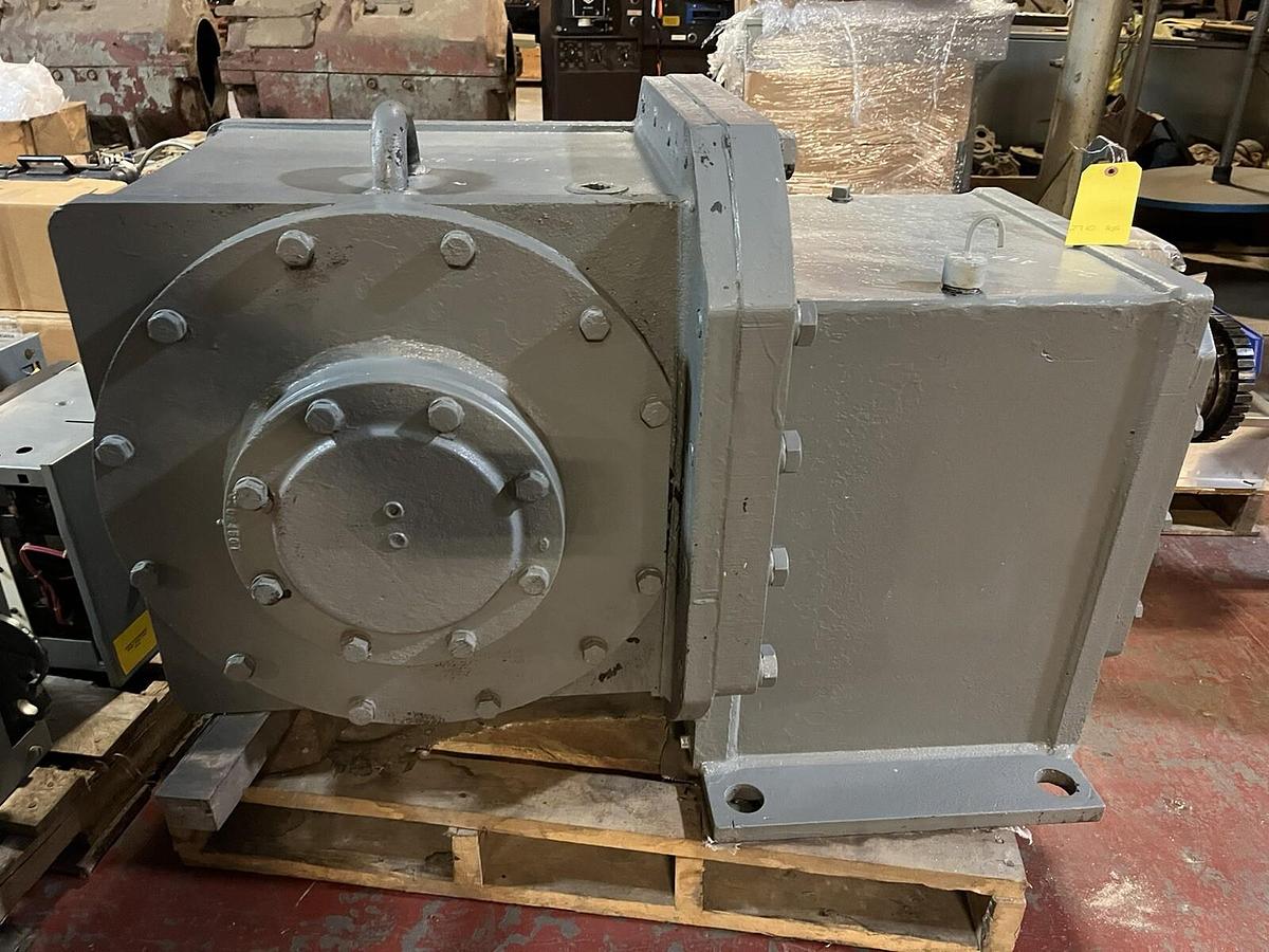 Used FALK,1090FCB3A,ENCLOSED GEAR DRIVE RATIO 21.03 125HP 1750RPM