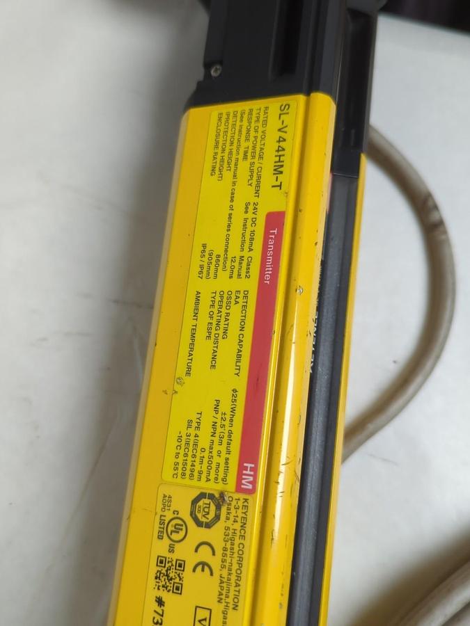 Used KEYENCE,SL-V44HM-T/SL-V16HM-T,SAFETY LIGHT CURTAIN TRANSMITTER PAIR PRE-OWNED