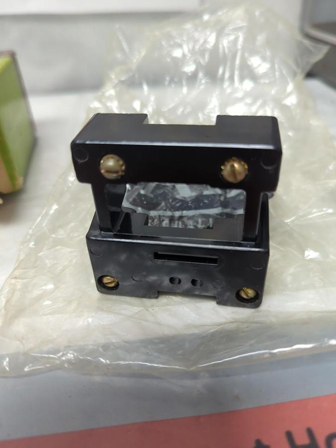 ALLEN BRADLEY,Z-211 30,COIL COVER SERIES K 2-POLE NOS NOS