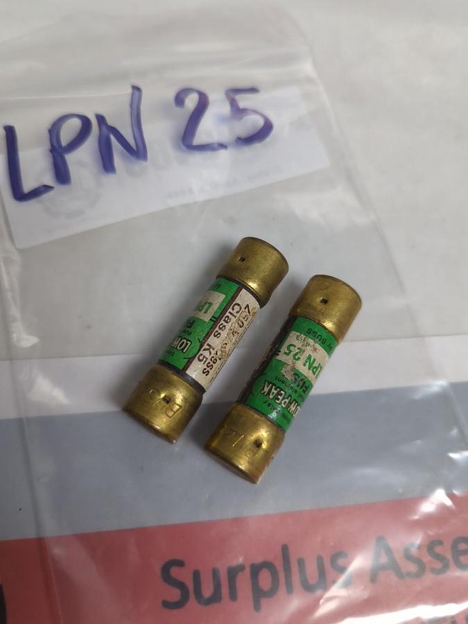 Used COOPER BUSSMANN,LPN-25,LOW-PEAK 25 AMP FUSE LOT OF 2 PRE-OWNED