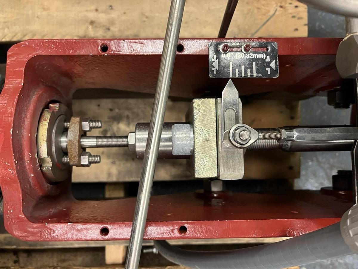 Used DRESSER MASONEILAN,88-21914,ACTUATOR CONTROL VALVE 2" 1500 CF8M