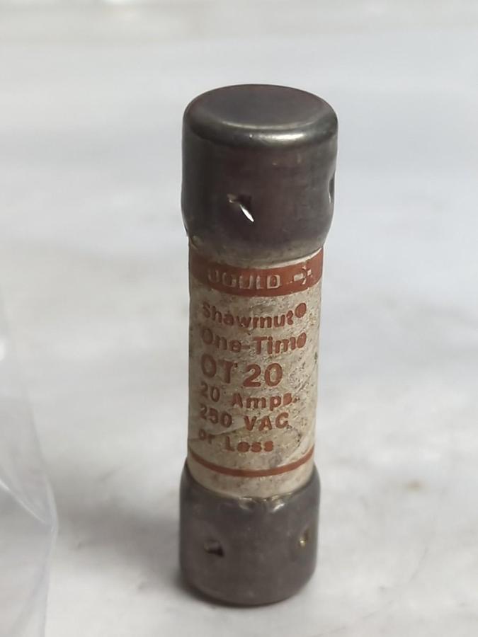 Used GOULD SHAWMUT,OT20,ONE-TIME 20 AMP FUSE LOT OF 4 PRE-OWNED