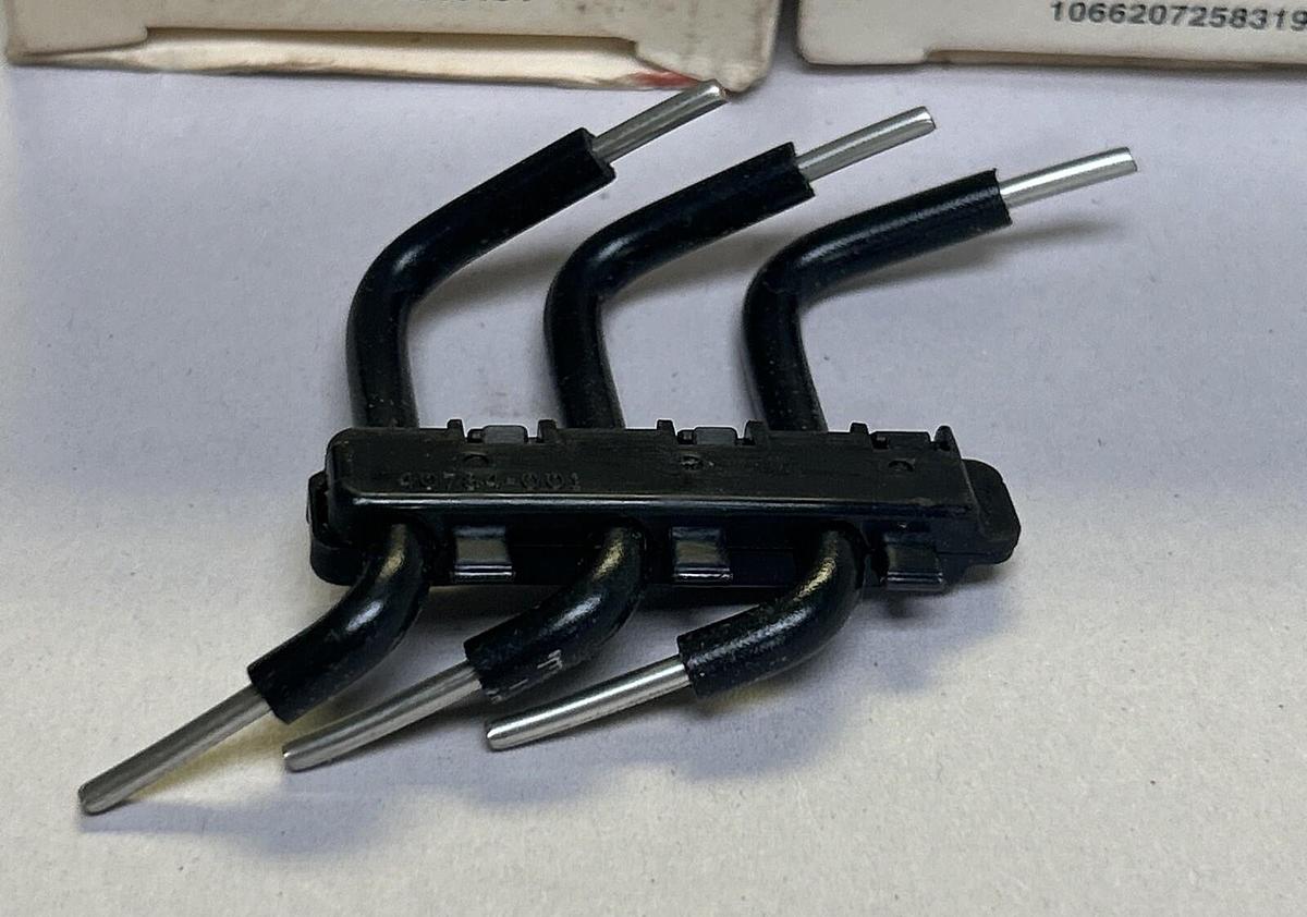 ALLEN BRADLEY,140-N11,WIRE CONNECTOR KIT LOT OF 2 NOS