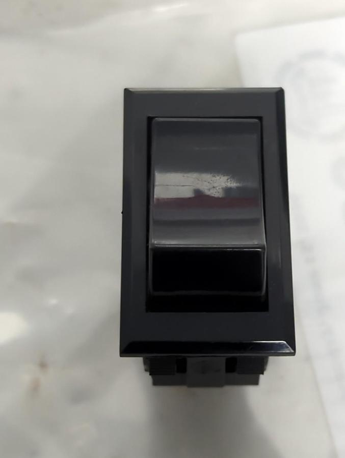 Used CARLING,0619R,ROCKER SWITCH 20 AMP 125-277VAC PRE-OWNED