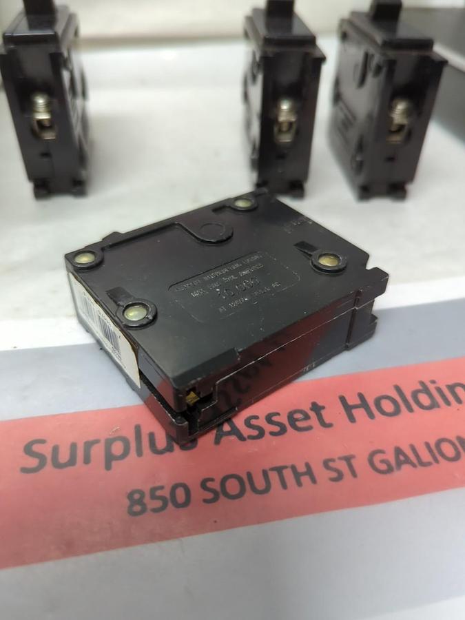 Used CUTLER-HAMMER,BR120,CIRCUIT BREAKER 20 AMP 1-POLE LOT OF 4 PRE-OWNED