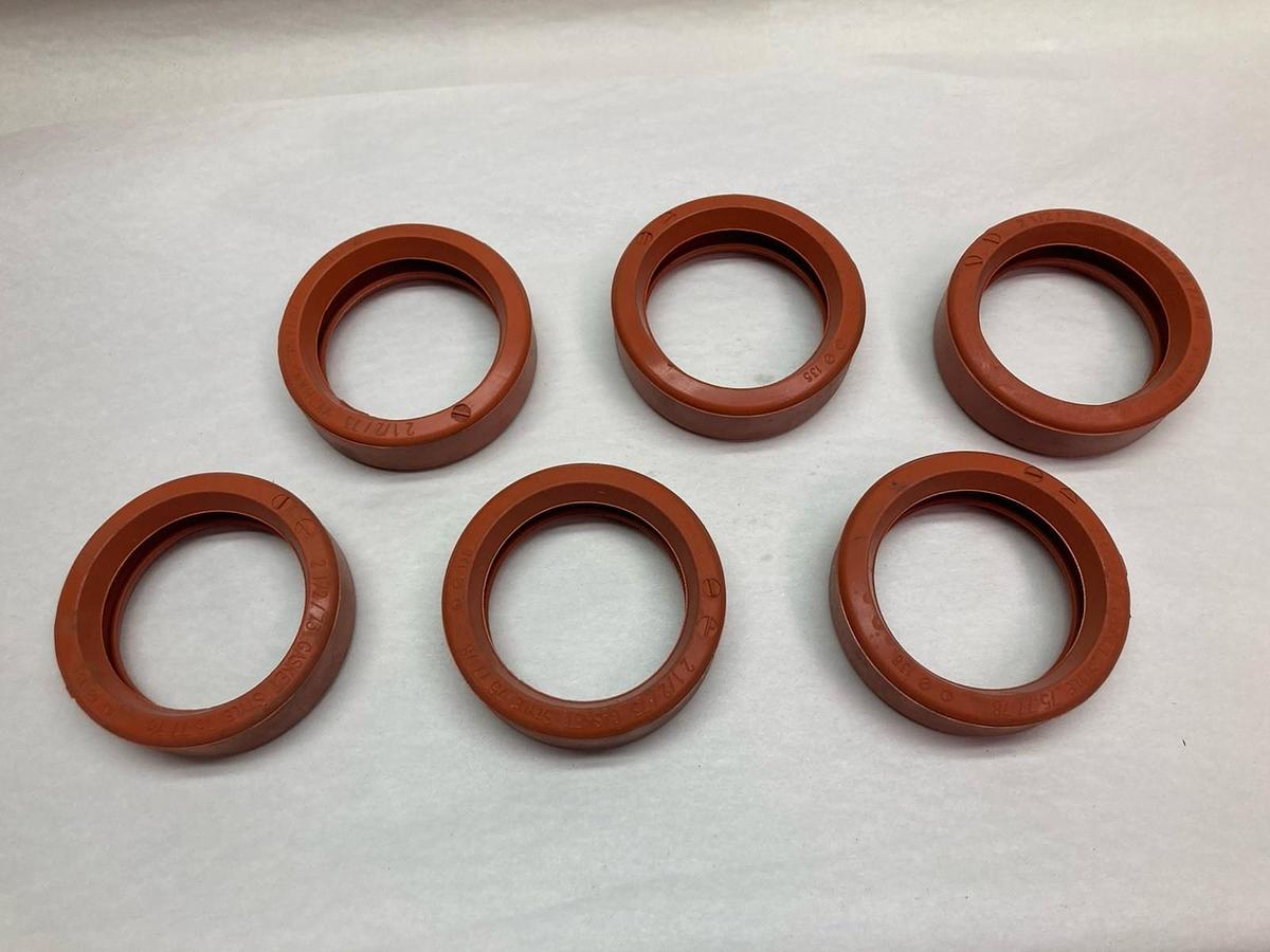Used Generic,1000007515775-77-78,EPDM 2-1/2 Inch Silicone Gasket Coupling LOT OF 6