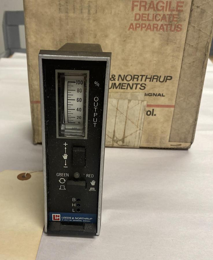 Leeds & Northrup,074826,Manual Hand Output Station NOS