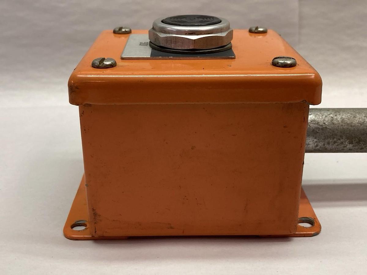 Used Industrial Control Panel,A-2001 CSA-C22.2,Enclosure Push-Button