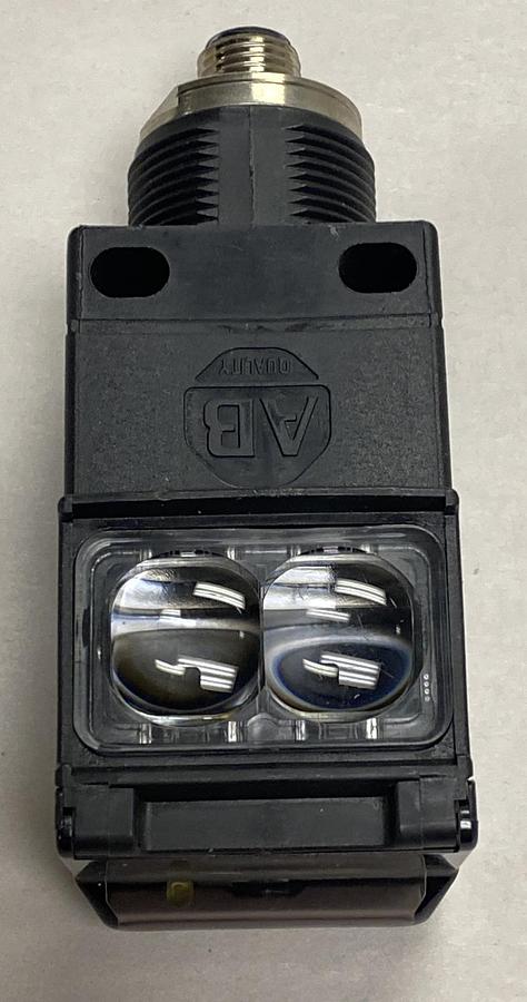 ALLEN-BRADLEY,42GRL-9043-QD1, PHOTOSWITCH SENSOR LOT OF 2 NOS