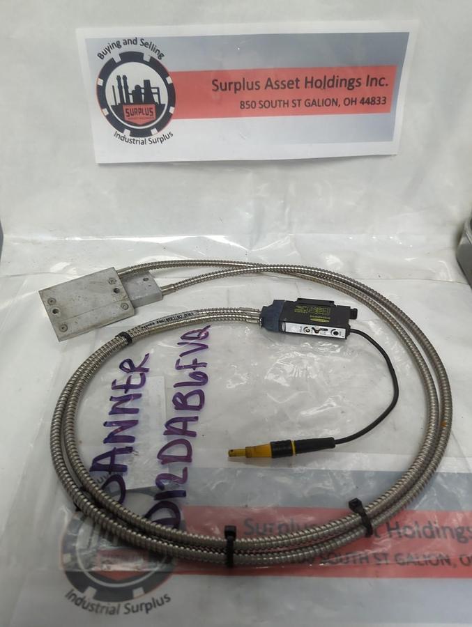 Used BANNER,D12DAB6FVQ,SENSOR WITH DOUBLE FIBER OPTIC CABLE ASSEMBLY PRE-OWNED
