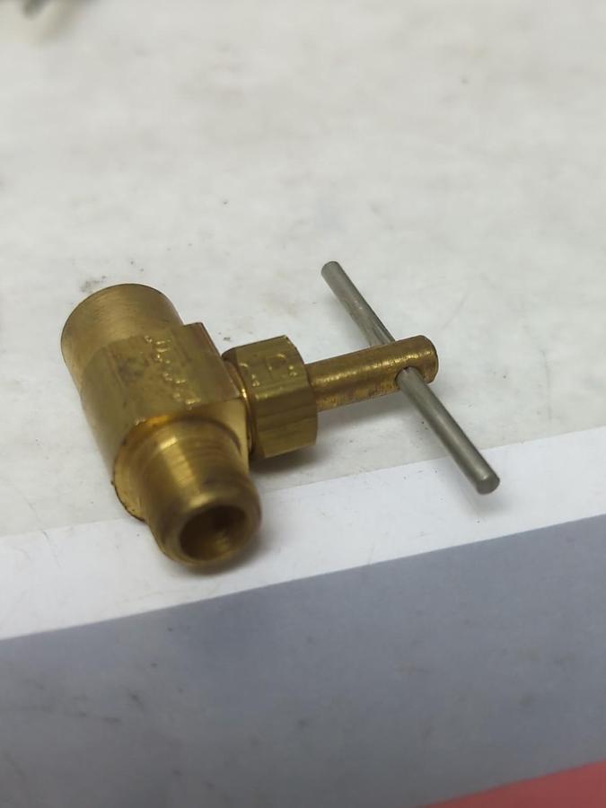 UNBRANDED,1/4 INCH,BRASS NEEDLE VALVE LOT OF 8 NOS
