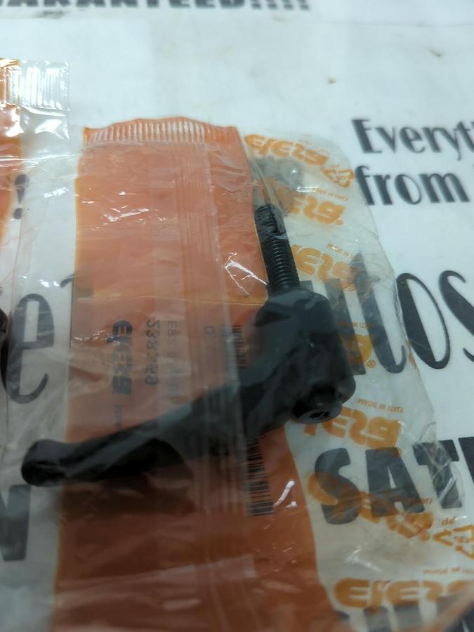 ELESA,238359 ERZ.63 P-8X32,ADJUSTABLE HANDLES LOT OF 2 NEW