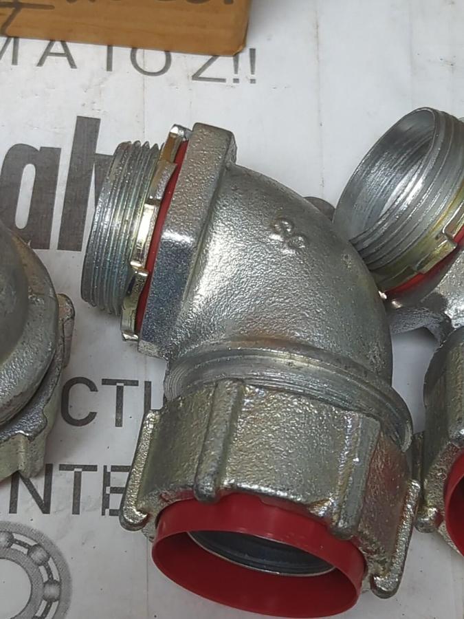 THOMAS & BETTS,LT-494,1-1/4 INCH 90 DEG LIQUID TIGHT CONNECTORS BOX OF 5 NEW