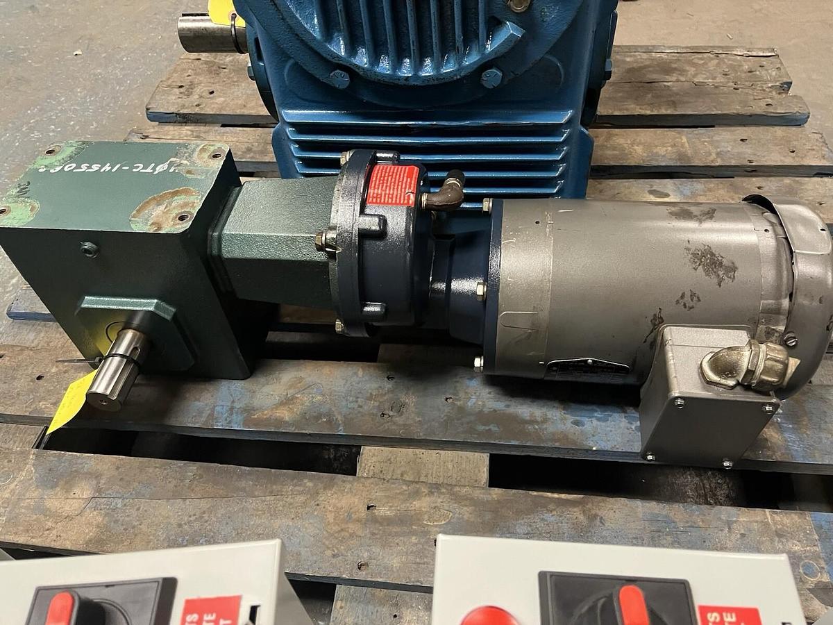 Used GROVE GEAR,BM226-2,GEAR REDUCER RATIO 20 BALDOR VM3546T MOTOR 1HP 1750RPM