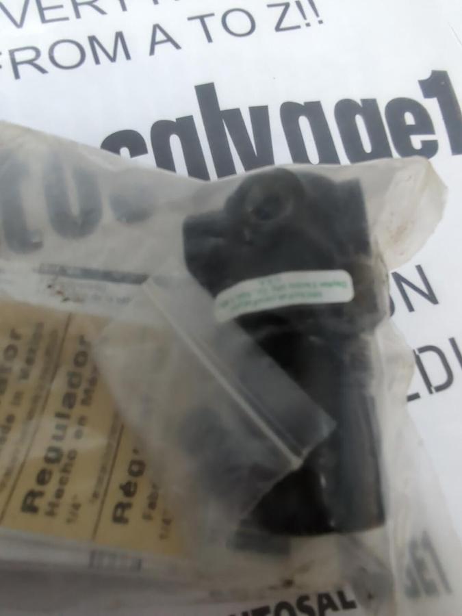 SPEEDAIRE,4ZM08,1/4 INCH PNEUMATIC REGULATOR NOS