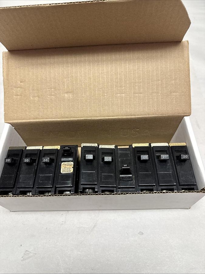 Used Crouse-Hinds,MP120,20 Amp Single Pole Circuit Breaker LOT of 10