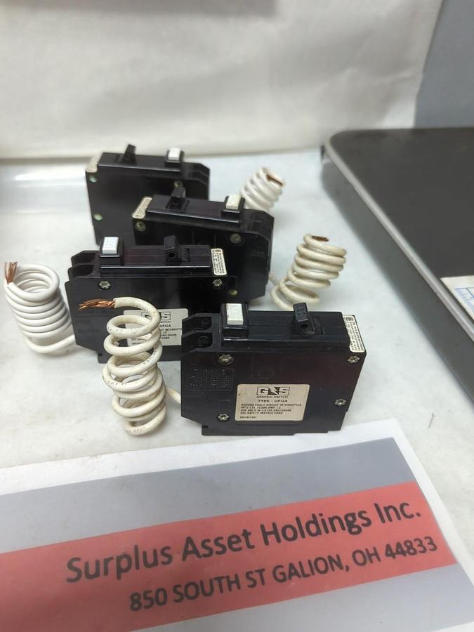 Used GENERAL SWITCH,20GFGA,CIRCUIT BREAKER 20 AMP 1-POLE LOT OF 4 PRE-OWNED