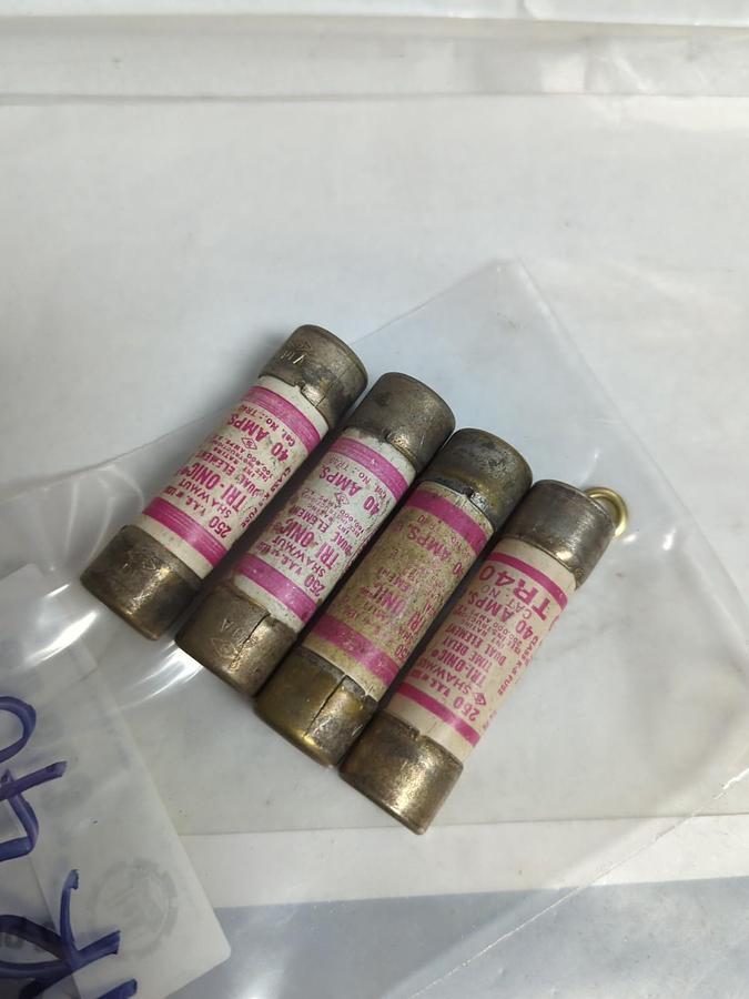 Used GOULD SHAWMUT,TR-40,TRI-ONIC 40 AMP FUSE LOT OF 4 PRE-OWNED