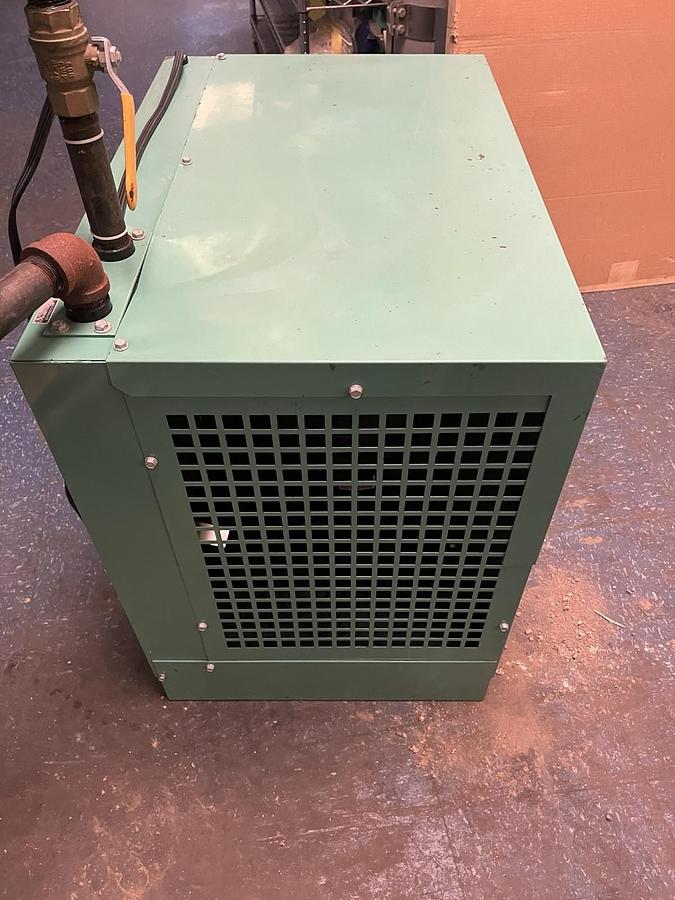 Used SPEEDAIRE,5Z657E,REFRIGERATED AIR COMPRESSOR DRYER 1PH 115V 1/2HP 36.8SCFM R-22