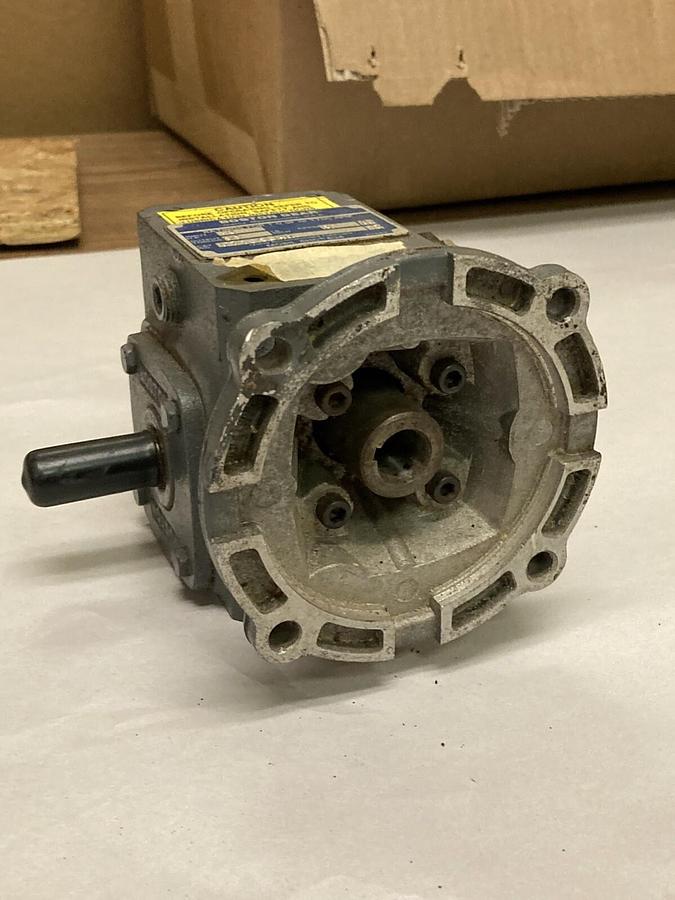 Used Boston,F7105B4H,Gear Speed Reducer Ratio 5 0.6HP