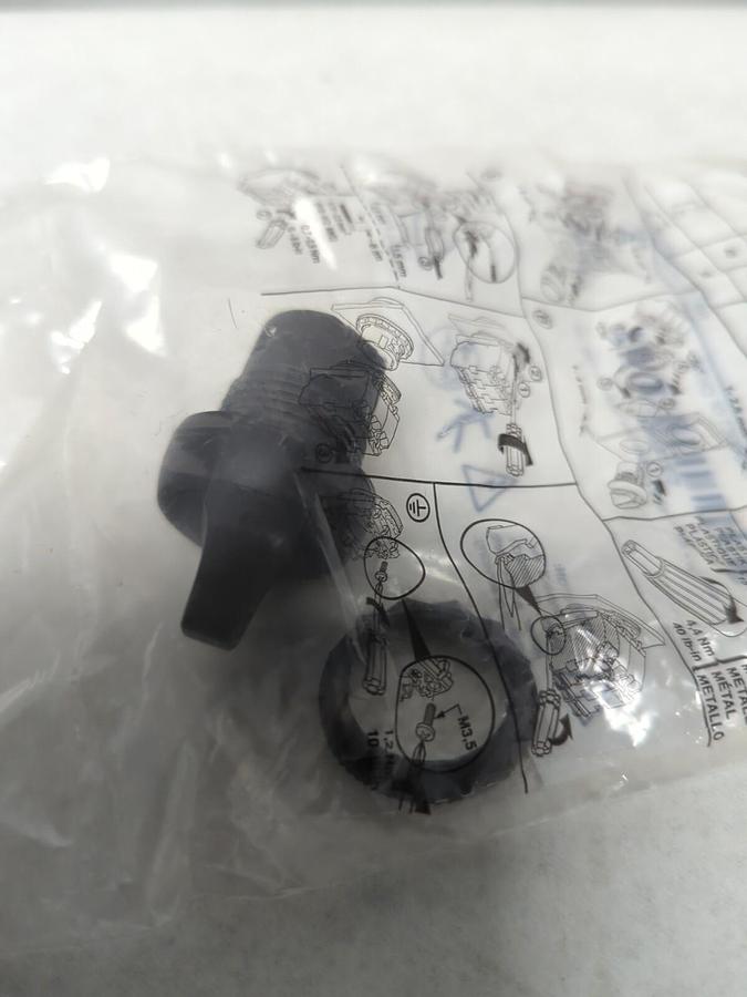 SPRECHER+SCHUH,D7P-SM22,MAINTAINED SELECTOR SWITCH BLACK NEW