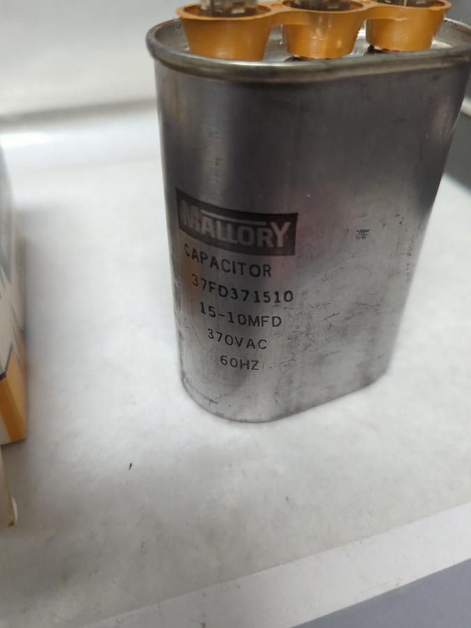 MALLORY,37FD371510,CAPACITOR 15/10 MFD 370 VAC NOS