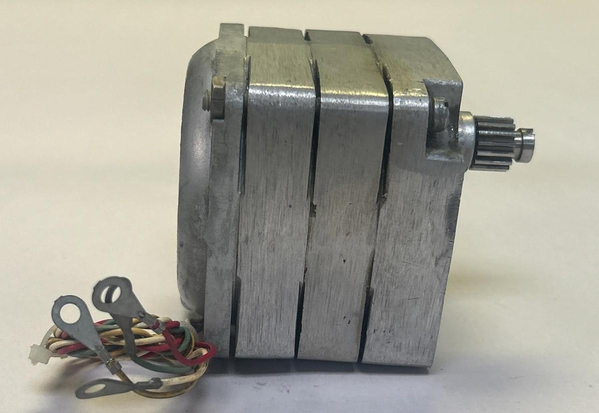 Used HONEYWELL,362479-2,SERVO MOTOR 120V 11.5W