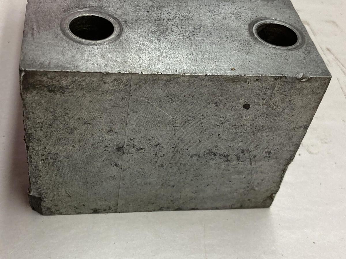 Used Related Fluid Power,RF KEL 2317 28D05A,Hydraulic Manifold Base