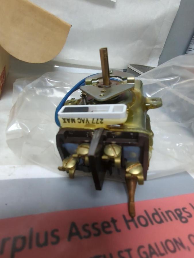 ROBERTSHAW,5000-812,COMMERCIAL ELECTRIC T'STAT 60 TO 250 F NOS