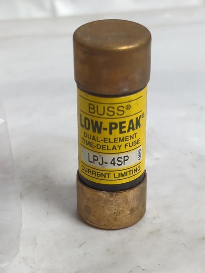 Used COOPER BUSSMANN,LPJ-4SP,LOW-PEAK 4 AMP FUSE LOT OF 2 PRE-OWNED
