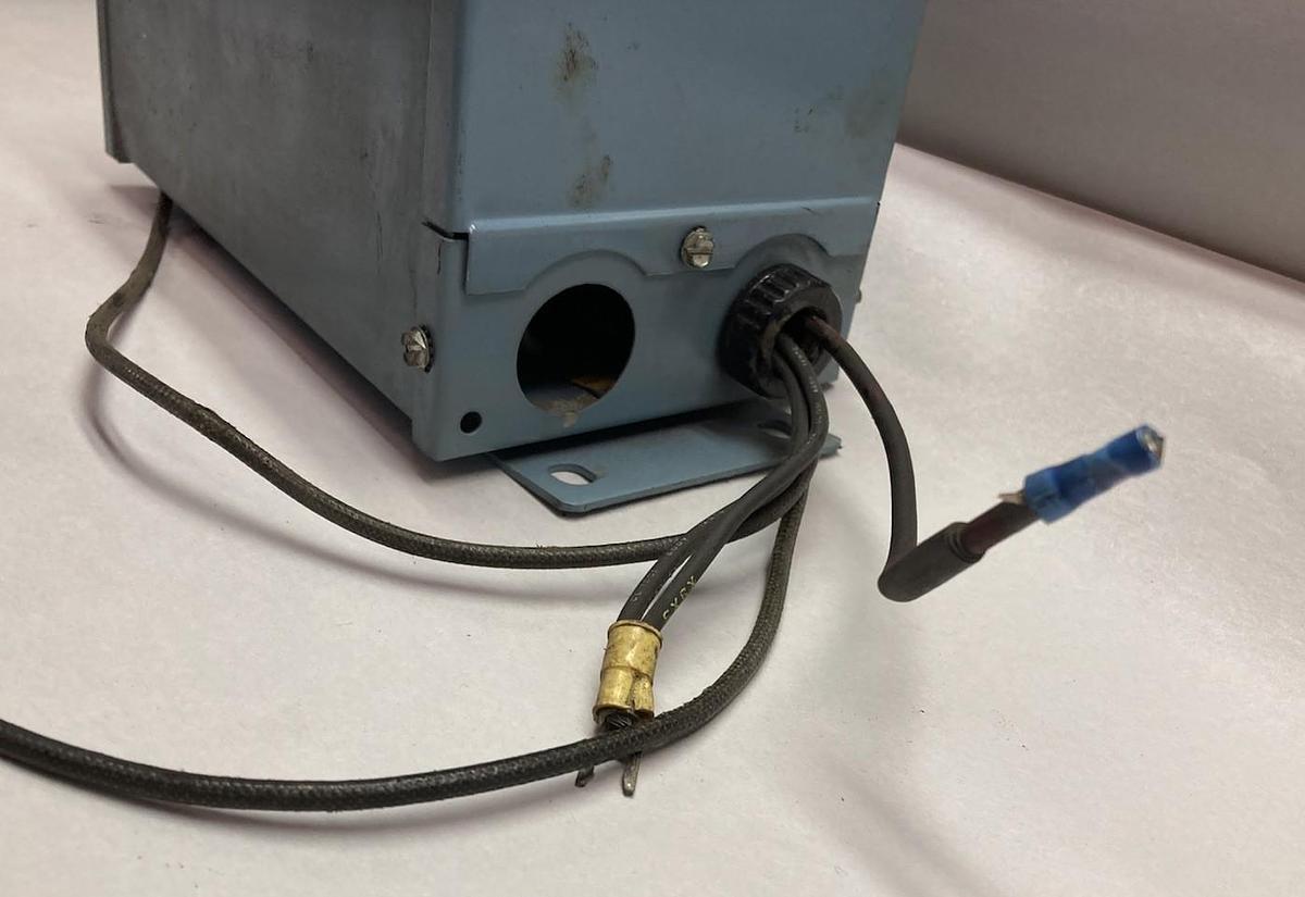Used Magnetek Power,211-051,Outdoor Type 3R U/L Insulation Class 180