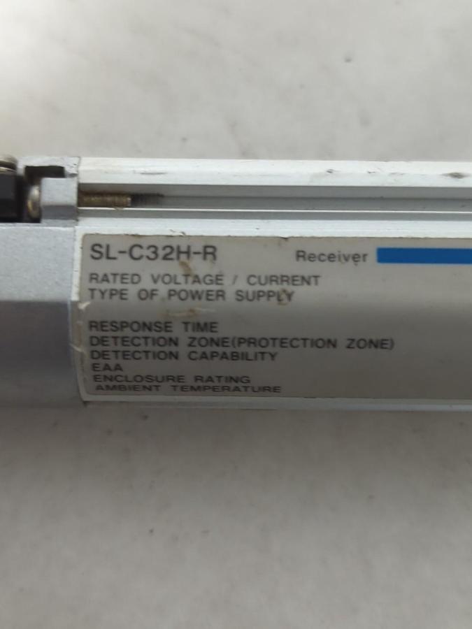 Used KEYENCE,SL-C32H-R/SL-C32H-T,LIGHT CURTAIN RECEIVER AND TRANSMITTER SET 24VDC
