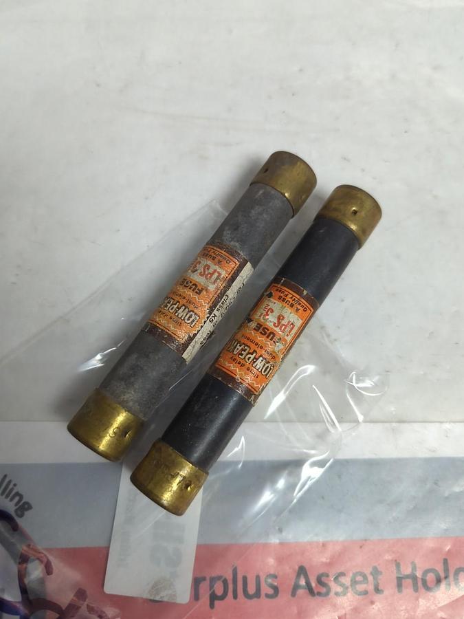 Used COOPER BUSSMANN,LPS-3-1/2,LOW-PEAK 3-1/2 AMP FUSE LOT OF 2 PRE-OWNED