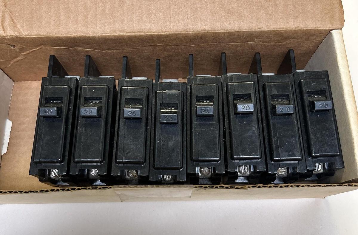 Used SIEMENS,BQ1-B020,CIRCUIT BREAKER 20A 120/240V 1P LOT OF 8